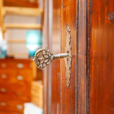 Apartment Genius Loci Cozy House With Garden In The Old Town Iun P4177