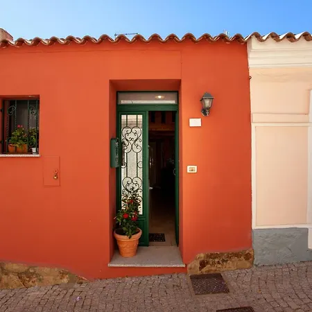 Apartment Genius Loci Cozy House With Garden In The Old Town Iun P4177