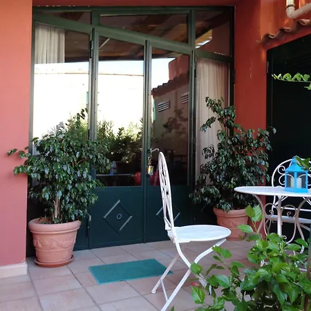 Apartment Genius Loci Cozy House With Garden In The Old Town Iun P4177