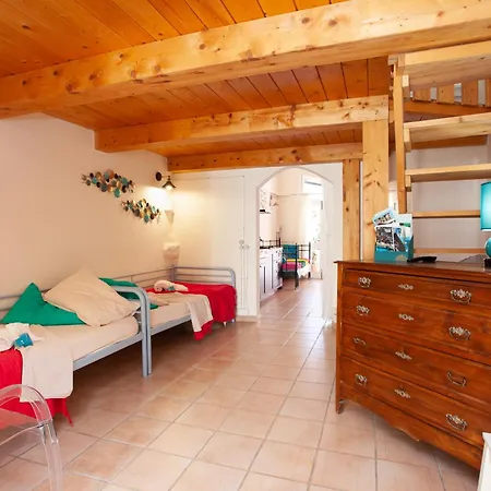 Genius Loci Cozy House With Garden In The Old Town Iun P4177 *