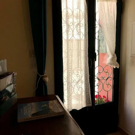 Genius Loci Cozy House With Garden In The Old Town Iun P4177 * Olbia